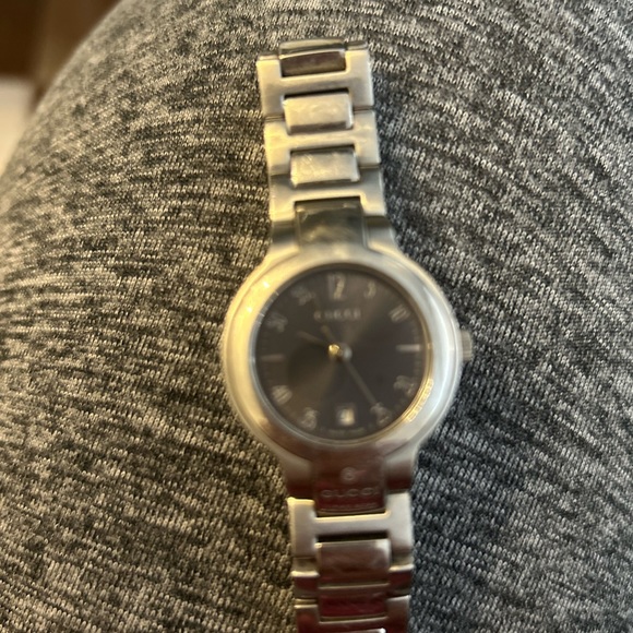 Magnificent Gucci 8900L - Picture 6 of 10